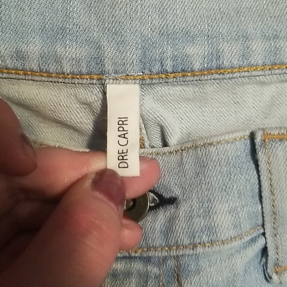 Rag & Bone Dre Capri Distressed Light Wash - Picture 7 of 15